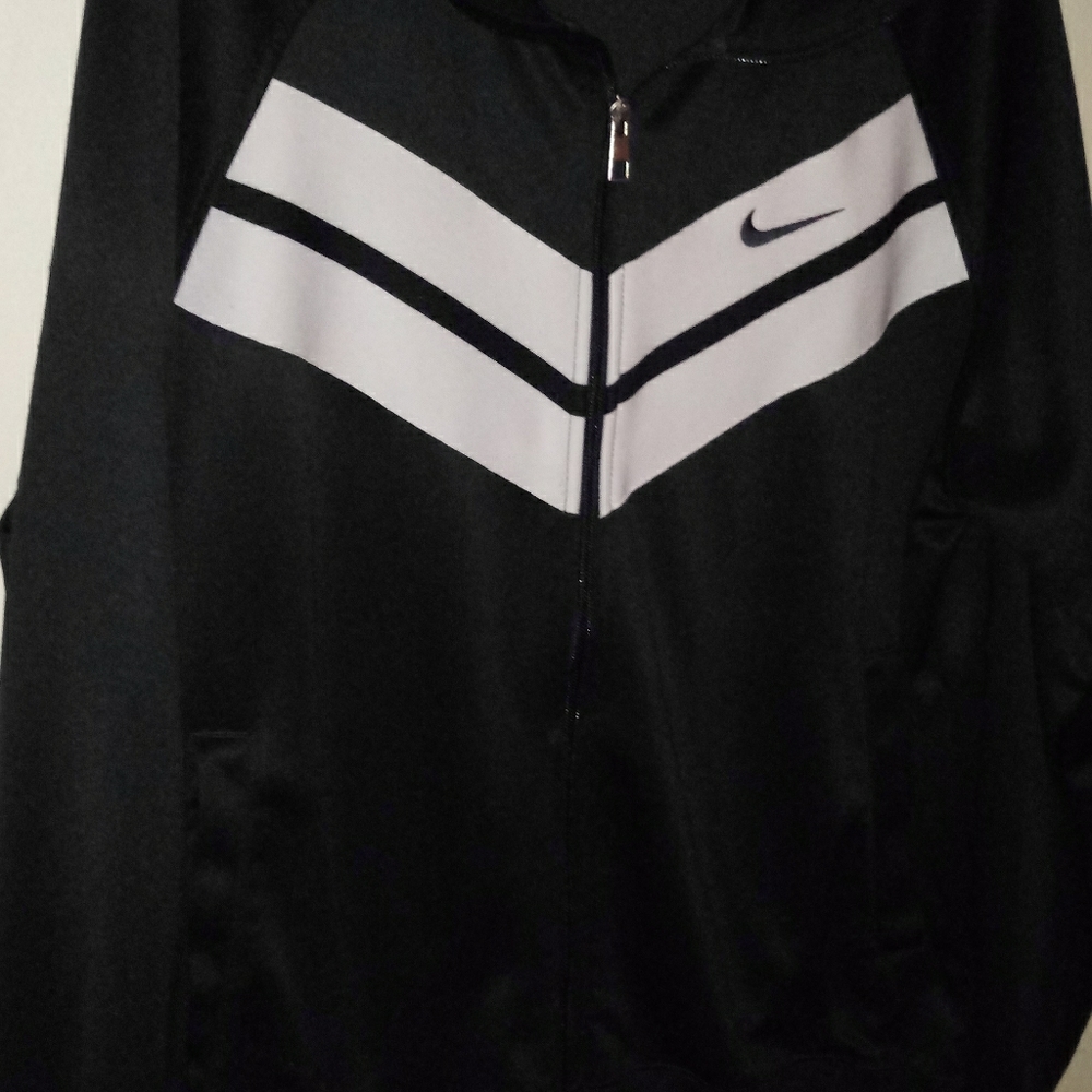 Nike zipp up
